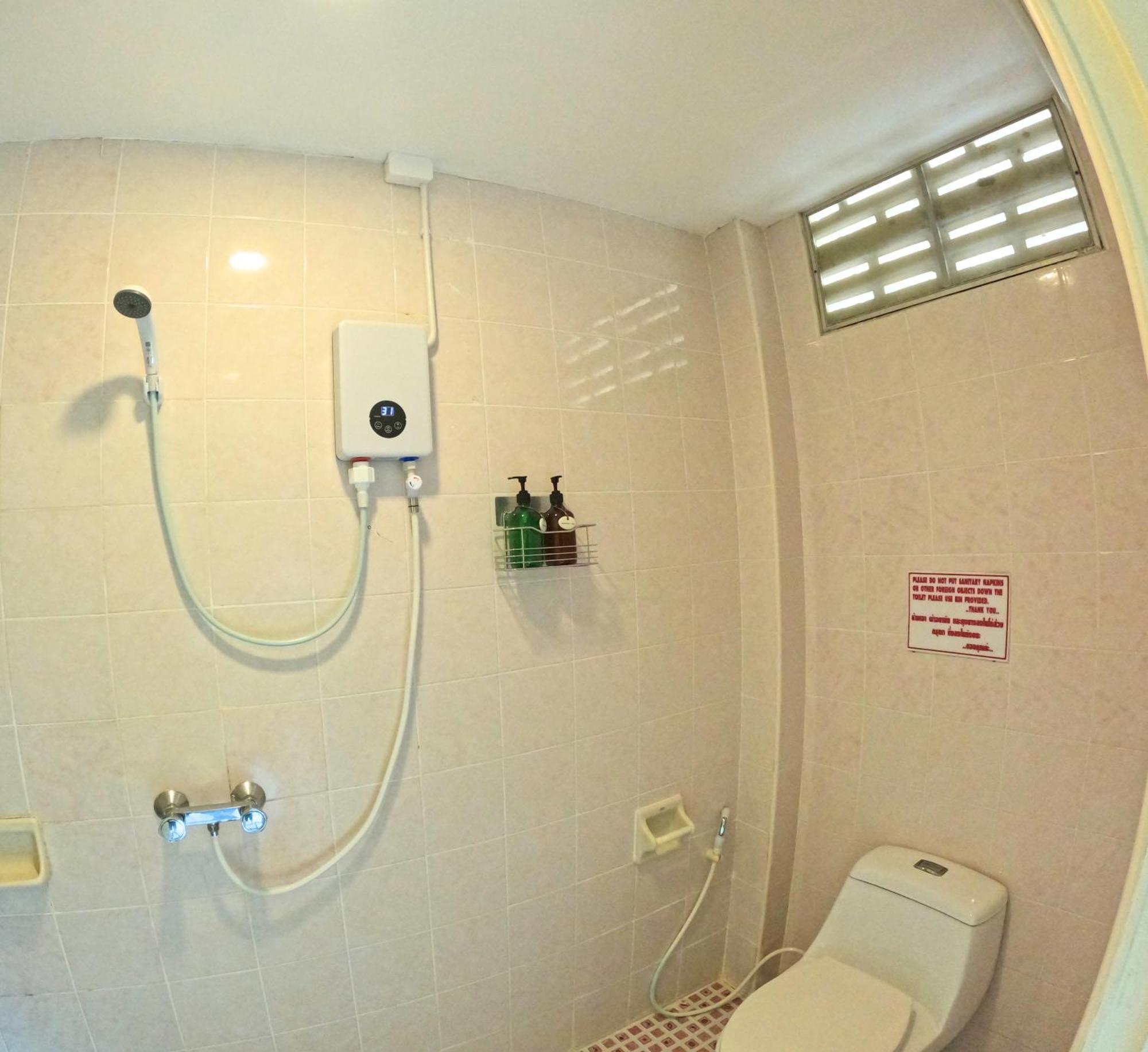 Kpop Hostel Karon Luaran gambar