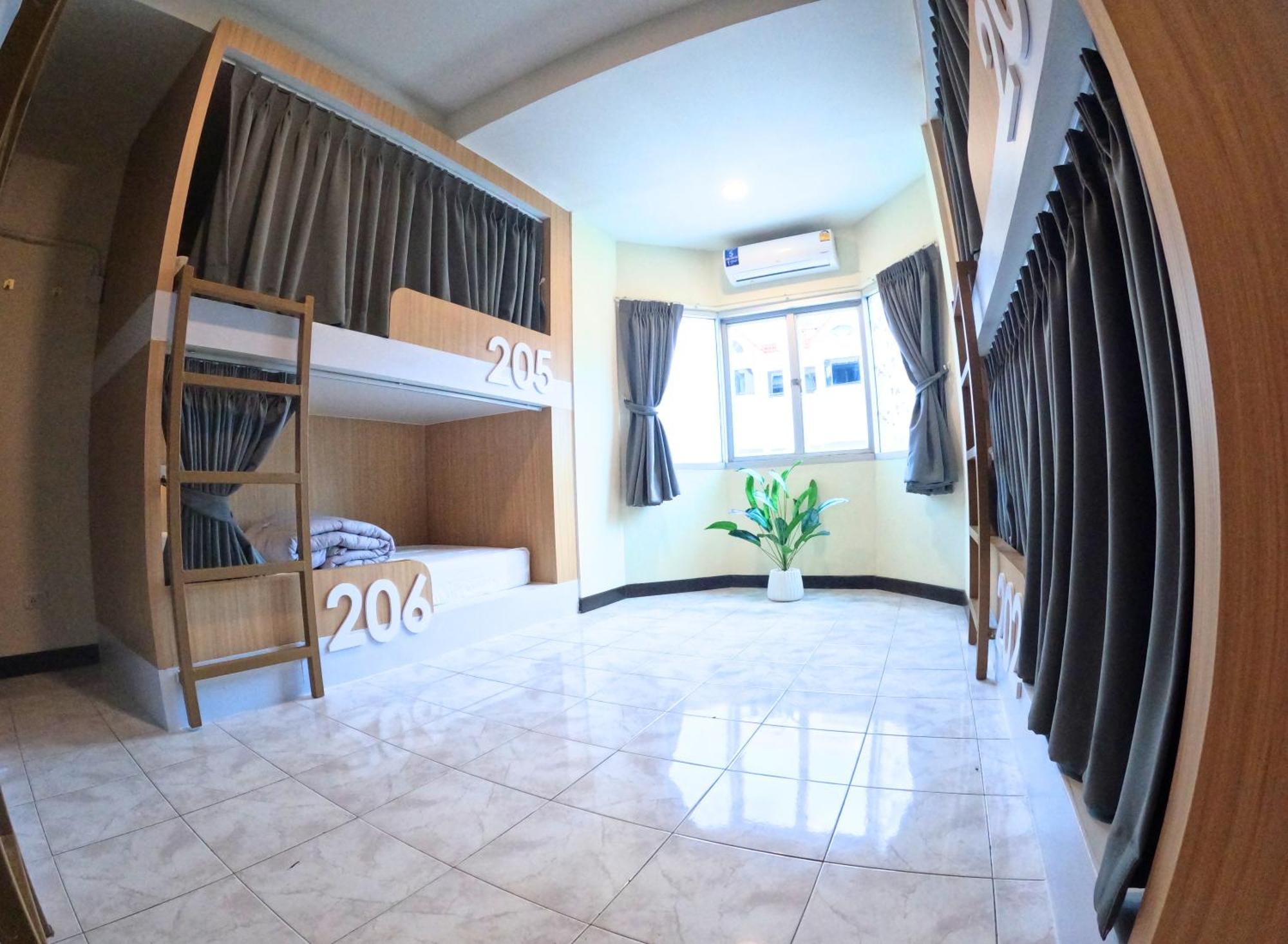 Kpop Hostel Karon Luaran gambar