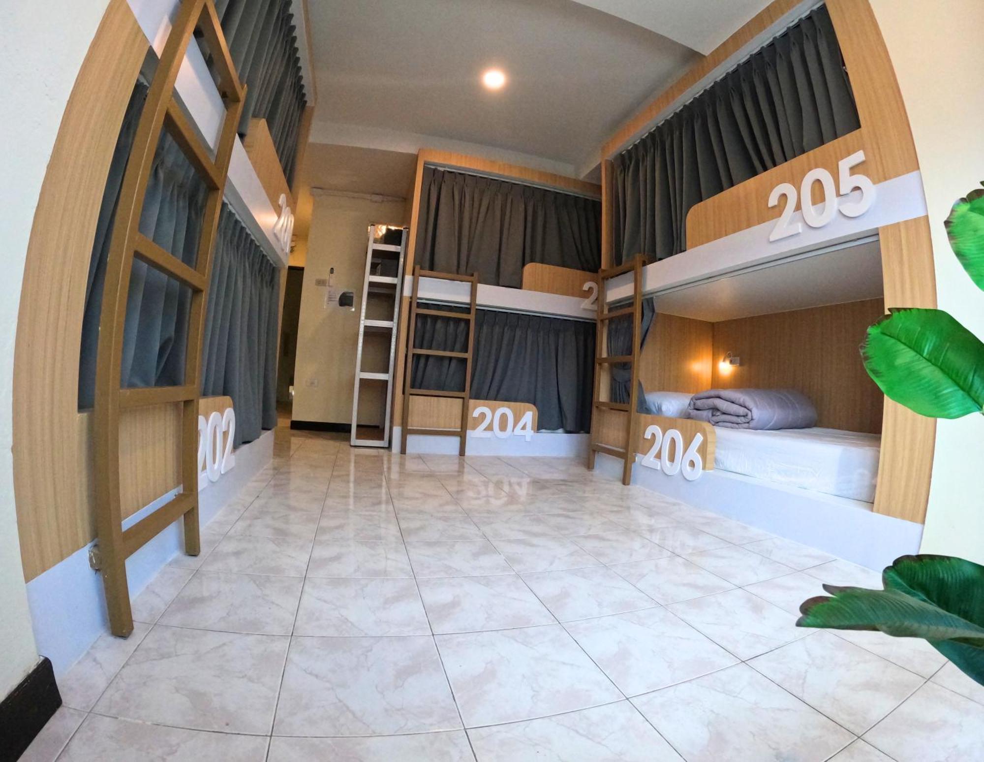 Kpop Hostel Karon Luaran gambar
